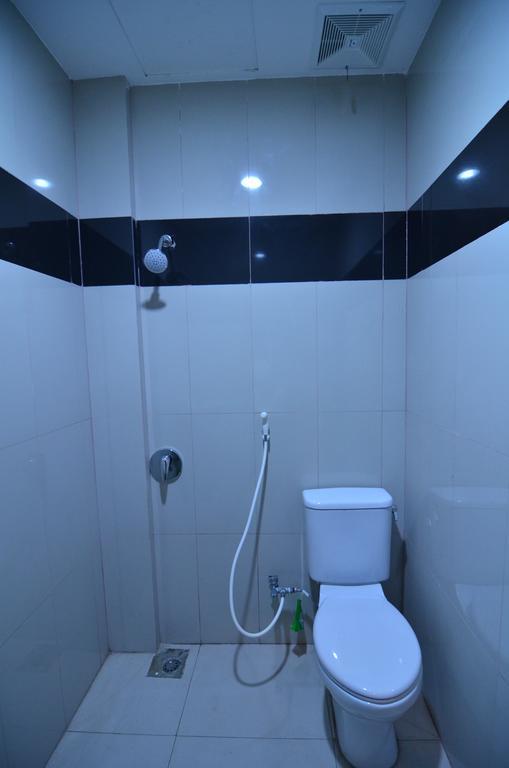 Galaxy Inn Baubau Стая снимка