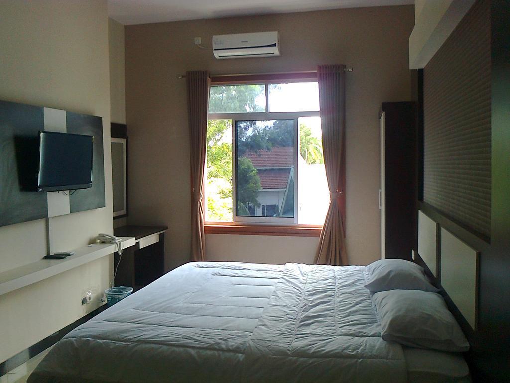 Galaxy Inn Baubau Екстериор снимка