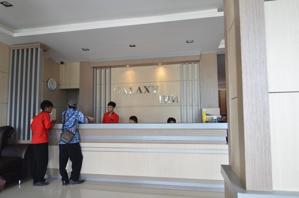 Galaxy Inn Baubau Екстериор снимка